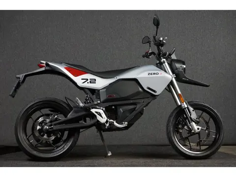 zero FXE Deze Zero FXE hebben wij als nieuw geleverd!