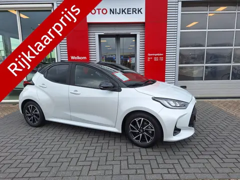 Toyota Yaris 1.5 Hybrid Dynamic Bi-Tone (bj 2022)
