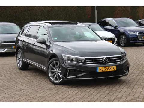 Volkswagen Passat Variant 1.4 TSI PHEV GTE Business / SOH 89,1% / Trekhaak / Panoramadak / 360Camera