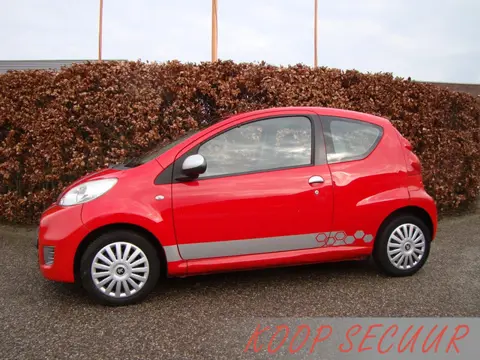 Peugeot 107 1.0-12V XR (bj 2010)