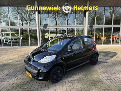 Peugeot 107 1.0-12V XR | 5 DRS | APK TOT '27 + GROTE BEURT UITGEV. | AIRCO | ELEKTR. RAMEN | RADIO C