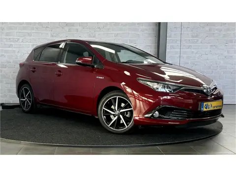 Toyota Auris 1.8 Hybrid Dynamic / Cruise / Stoelver. / Lichtmetalen velgen
