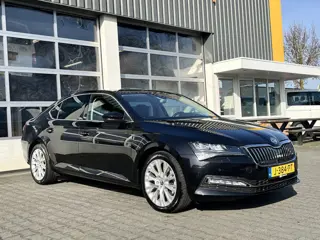 Škoda Superb 1.5 TSI ACT Business Edition DSG ECC Trekhaak 1600kg trekgewicht Stoelverwarming Cruise