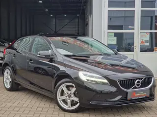 Volvo V40 2.0 T2 Momentum DEALER OH! 1E EIG. 6BAK!|CAMERA|NAVI|PDC|VOL!