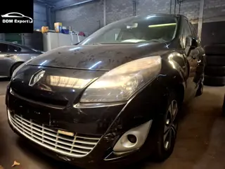 Renault Scénic 1.6 dCi Bose | Clima | Navi | Leder | Trekhaak | Pano | - Belgian license plate