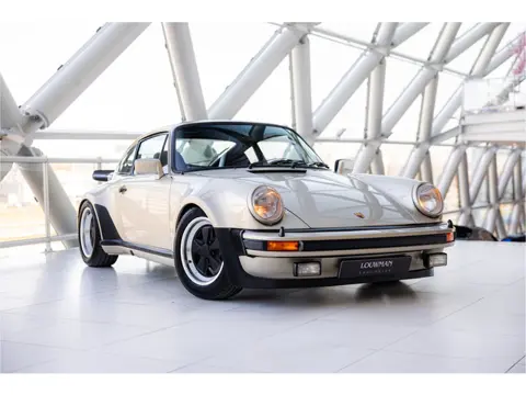 Porsche 911 930 3.0 Turbo Coupé | Schuif/kanteldak | Incl. Geburtsurkunde