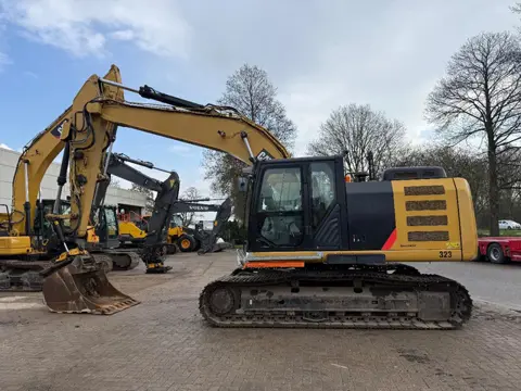 Caterpillar 323E 3D Leica gps Engcon Full option (bj 2015)
