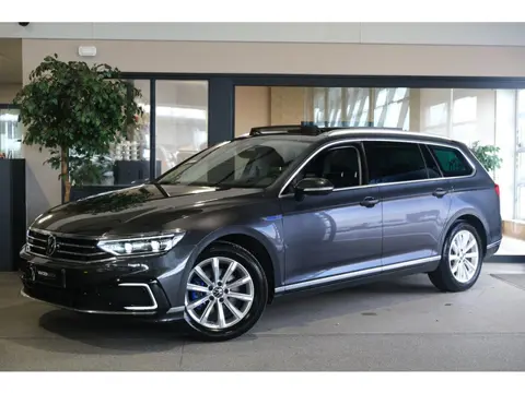 Volkswagen Passat Variant 1.4 TSI PHEV 218PK GTE Pano Trekhaak Camera