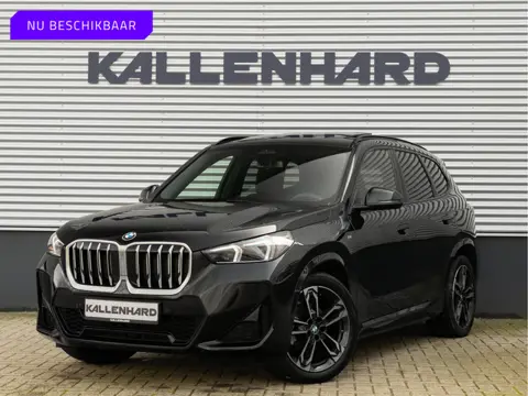 BMW X1 sDrive18i M-Sport - Pano - Trekhaak - Memoryzetel - Harman Kardon