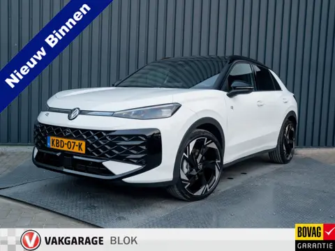 Volkswagen T-Roc 1.5 eTsi R-Line First Edition | Black Style | 360 Camera | Head Up | Elk. A-klep | 