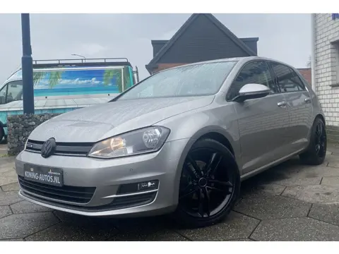 Volkswagen Golf 1.0 TSI Business Edition Connected/ Clima/ LED/ PDC/ Privacyglass