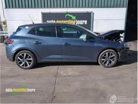Renault Mégane IV onderdelen (kleur: TEKPN) donorauto