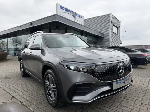 Mercedes-Benz EQB 250+ AMG Line 71 kWh Pano-Dak | Trekhaak | Memory | HUD | FULL