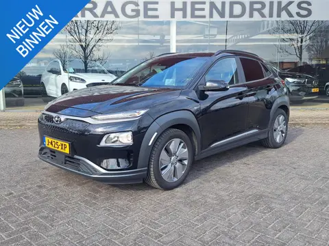 Hyundai Kona EV Fashion 64 kWh | SOH: nnb | Trekhaak | 3 Fase | Warmtepomp | HUD | Navi | Adaptive C