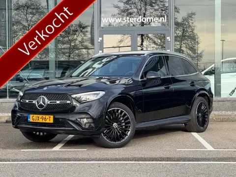 Mercedes-Benz GLC 300e 4MATIC AMG I Airmatic l Gestuurde achteras l Panoramadak l Burmester l Distro