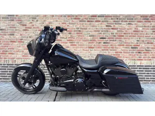Harley Davidson 103 FLHX Street Glide Streetglide CVO Blackout