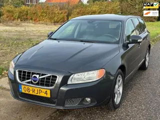 Volvo V70 1.6 T4 Momentum Automaat ECC Audio/CD Navigatie LMV 17" Leder ABS ESP Cruisecontrol PDC AS