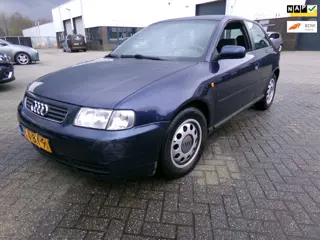 Audi A3 1.6 Attraction automaat