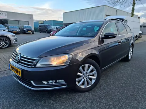 Volkswagen Passat Variant 1.6 TDI CLIMA/CRUISE/PANO/NAVI/PDC!