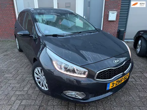 Kia Cee'd Sportswagon 1.6 GDI BusinessLine / Navi / Camera / PDC / LED / Clima
