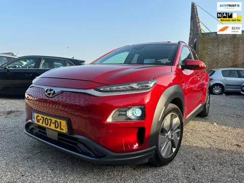 Hyundai Kona EV Premium 64 kWh 450km Range Vol Optie Uitvoering Leer Dakraam Trekhaak 1e Eig Dealer 
