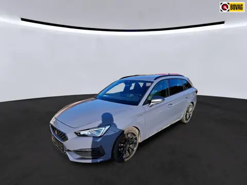 CUPRA Leon Sportstourer 1.4 e-Hybrid * Black Edition * Camera * Stoelverwarming *