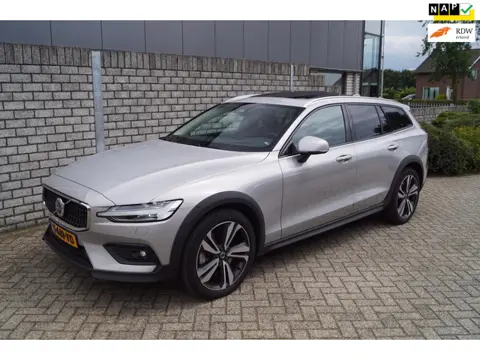 Volvo V60 Cross Country 2.0 B5 AWD Ultimate 250PK Autom Panodak Leder Adaptieve Cruise Head-Up Navi 