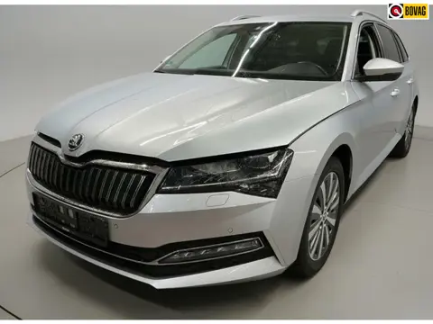 Skoda Superb Combi 1.4 TSI iV Style * Trekhaak * Stoelverwarming * Digitale teller *