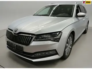 Skoda Superb Combi 1.4 TSI iV Style * Trekhaak * Stoelverwarming * Digitale teller *