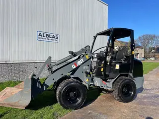 Giant V452T shovel met kenteken en 45pk!