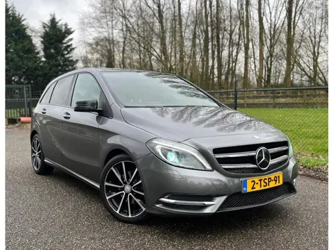 Mercedes-Benz B-klasse 180 Ambition /Panoramadak/Dealer onderhouden