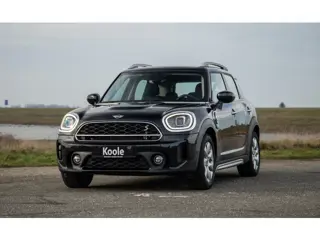 Mini Countryman 1.5 Cooper S E ALL4 Essential  CAMERA / NAVI / CARPLAY / AIRCO / ZWART / STOELVERWAR
