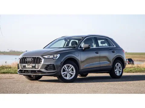 Audi Q3 45 TFSI e edition AUTOMAAT / PLUG IN HYBRID / STOELVERWARMING / LEER / VIRTUAL COCKPIT / CRU