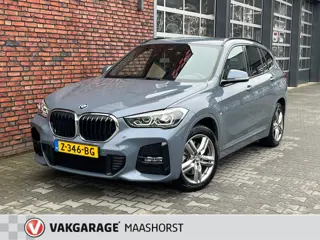 BMW X1 XDrive25e High Executive M-Pakket Automaat/ParkeerSensoren/LED/DAB/Navi/Clima/Airco/Cruise/Bl