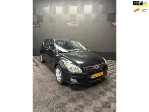 Hyundai I30 1.4i Dynamic | Airco | Cruise | Nieuwe APK |