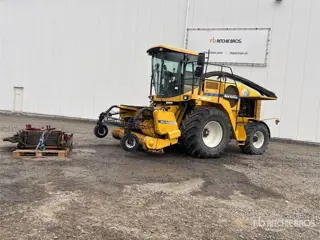 New Holland FX 60 met pickup 4WD Forage Harvester