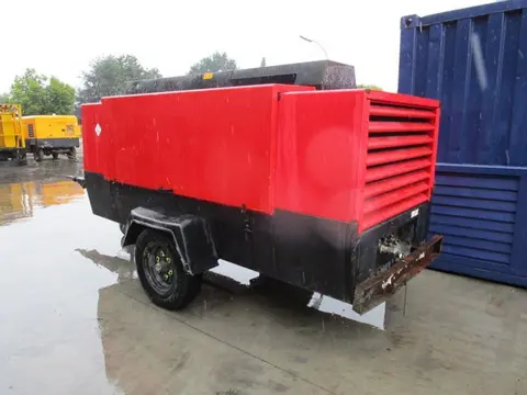 Atlas-Copco XAHS 236 MD (bj 2005)