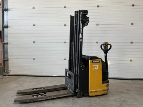 Komatsu stapelaar triple 1400KG