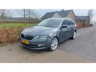 Škoda Octavia Combi 1.0 TSI Greentech Style Business CLIMA/NAVI/DSG BJ 2018