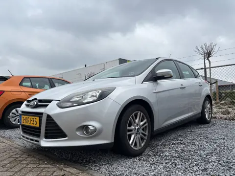 Ford Focus 1.0 EcoBoost Titanium - MOTOR KAPOT