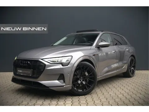 Audi e-tron 50 quattro Business edition Plus 71 kWh | Black Edition | Panoramadak | Camera | Memory 