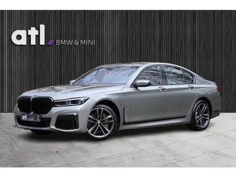 BMW 7-serie 745e High Executive M-Sport | Glasdak | CoPilot | Massage | Soft Close | Harman Kardon |
