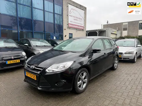 Ford Focus Wagon 1.0 EcoBoost Edition Trekhaak, APK 01/27