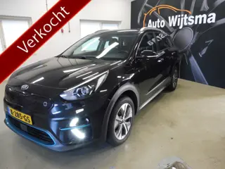 Kia e-Niro DynamicLine 64 kWh Fabrieksgar 12-2027!! | 3 fase SOH 100% Camera | Stof/leer | LMV 17"| 