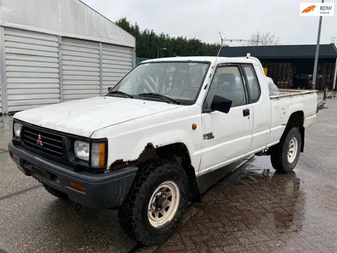 Mitsubishi L 200 2.5 Club Cab 4x4 Schuurvondst ! origineel NL Auto