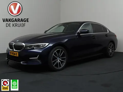 BMW 3-serie 320i High Executive Edition | Cruise Control | LED | Navigatie!