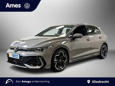 Volkswagen Golf 1.5 eTSI 150pk DSG R-Line Edition | Stoel- en stuurverwarming | Matrix-LED | Travel 