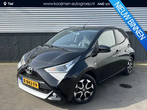 Toyota Aygo 1.0 VVT-i x-joy Apple Carplay en/of Android auto Navigatie, LMV, Privacy glass, Electron