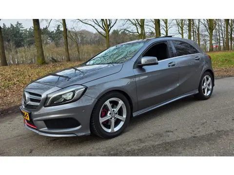 Mercedes-Benz A-klasse 180 AMG-Line Automaat Xenon Panorama