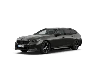 BMW 5 Serie Touring 530e M Sport Edition | 20" | Trekhaak | Driving Assistant Plus | Harman Kardon